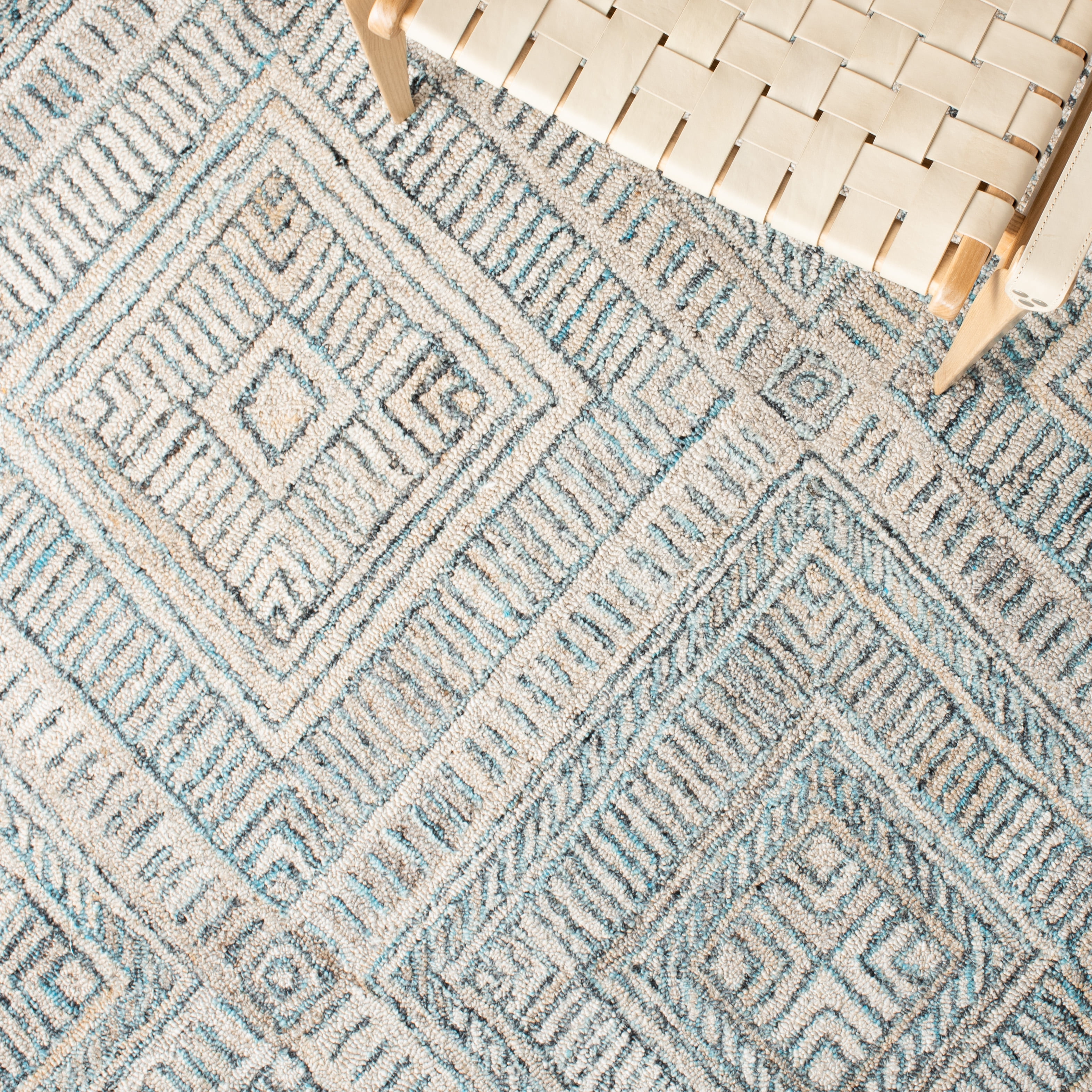 SAFAVIEH Marquee Kirsten Geometric Area Rug, Turquoise/Beige, 8' x 10'