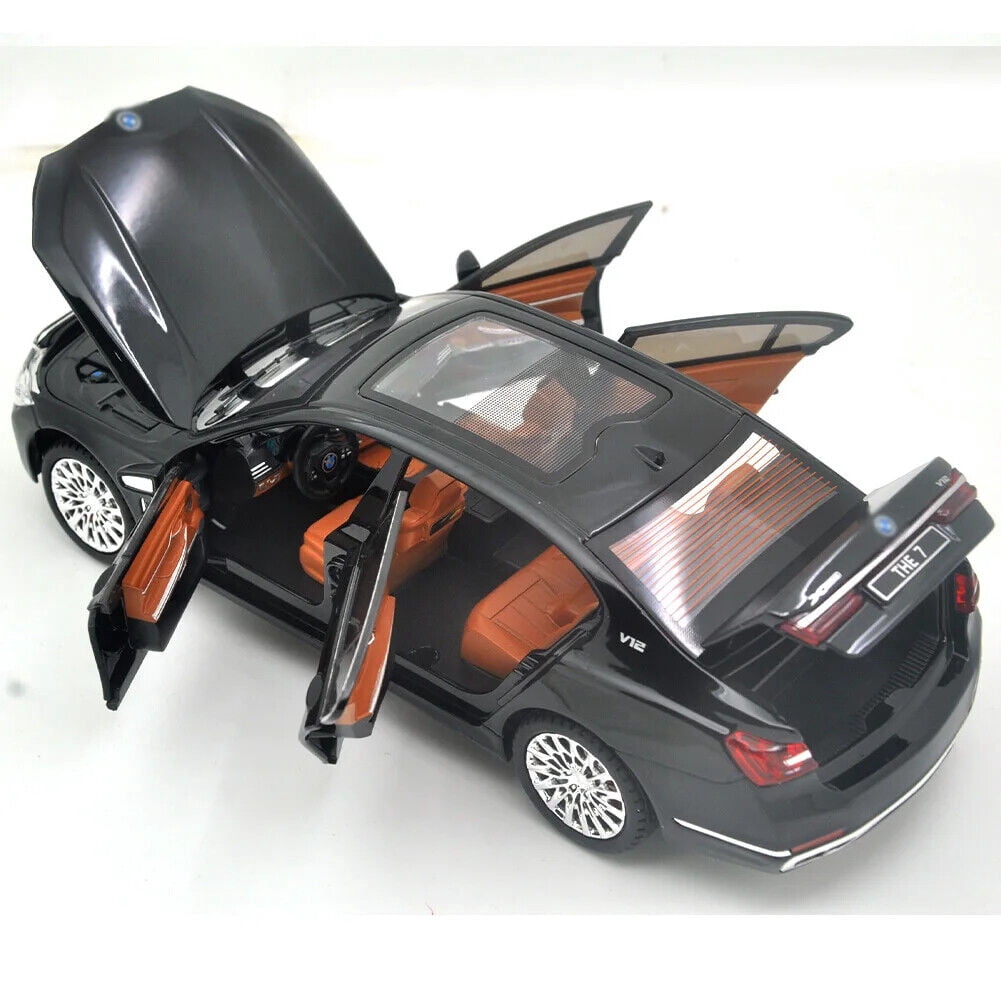 1:24 scale BMW 7 Series 760li alloy die-cast car model with opening doors, lights, sound and spring-back function. Boys' toy car, children's birthday gift.