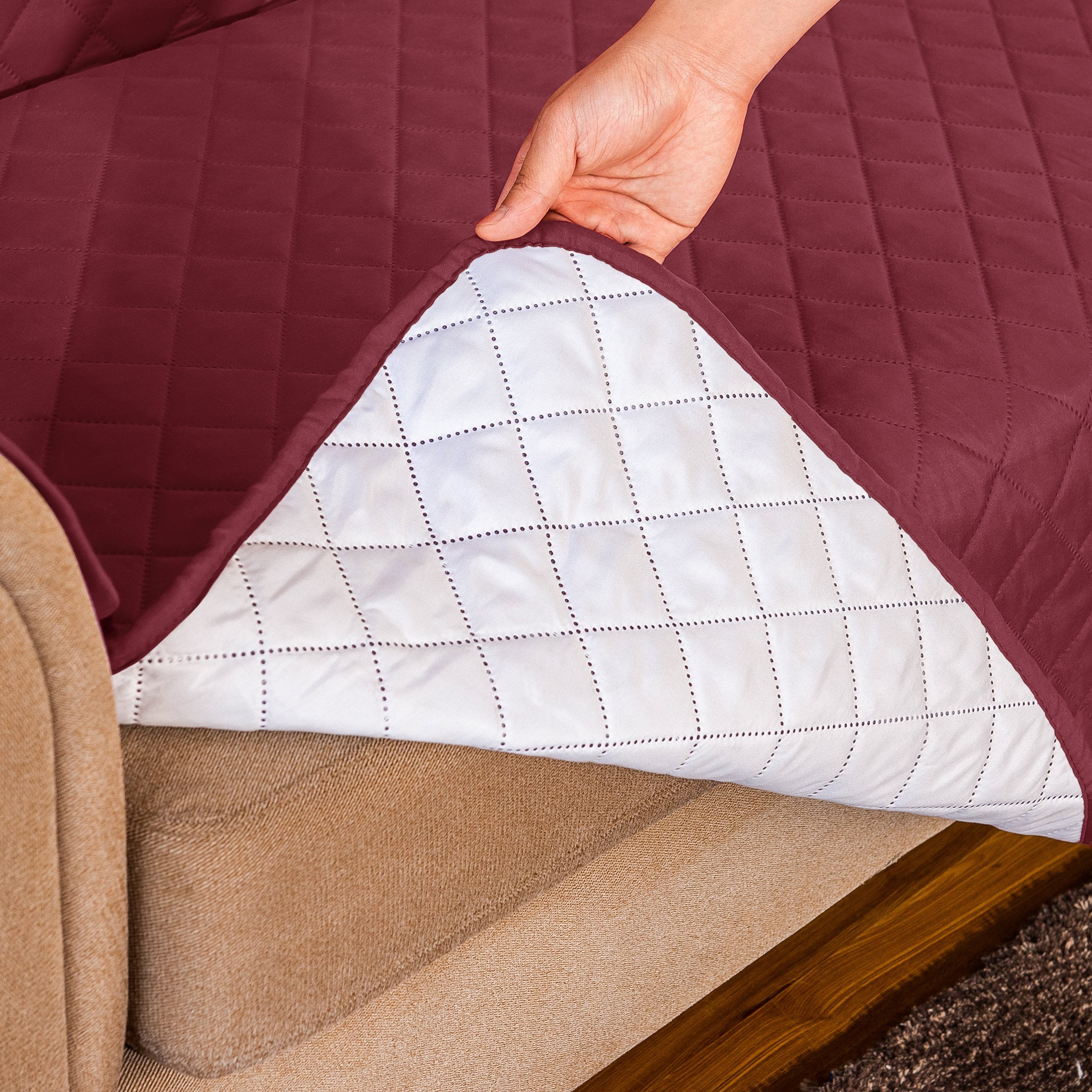 Subrtex 1-Piece Reversible Sofa Cover Quilted Slipcover (Loveseat, Wine)
