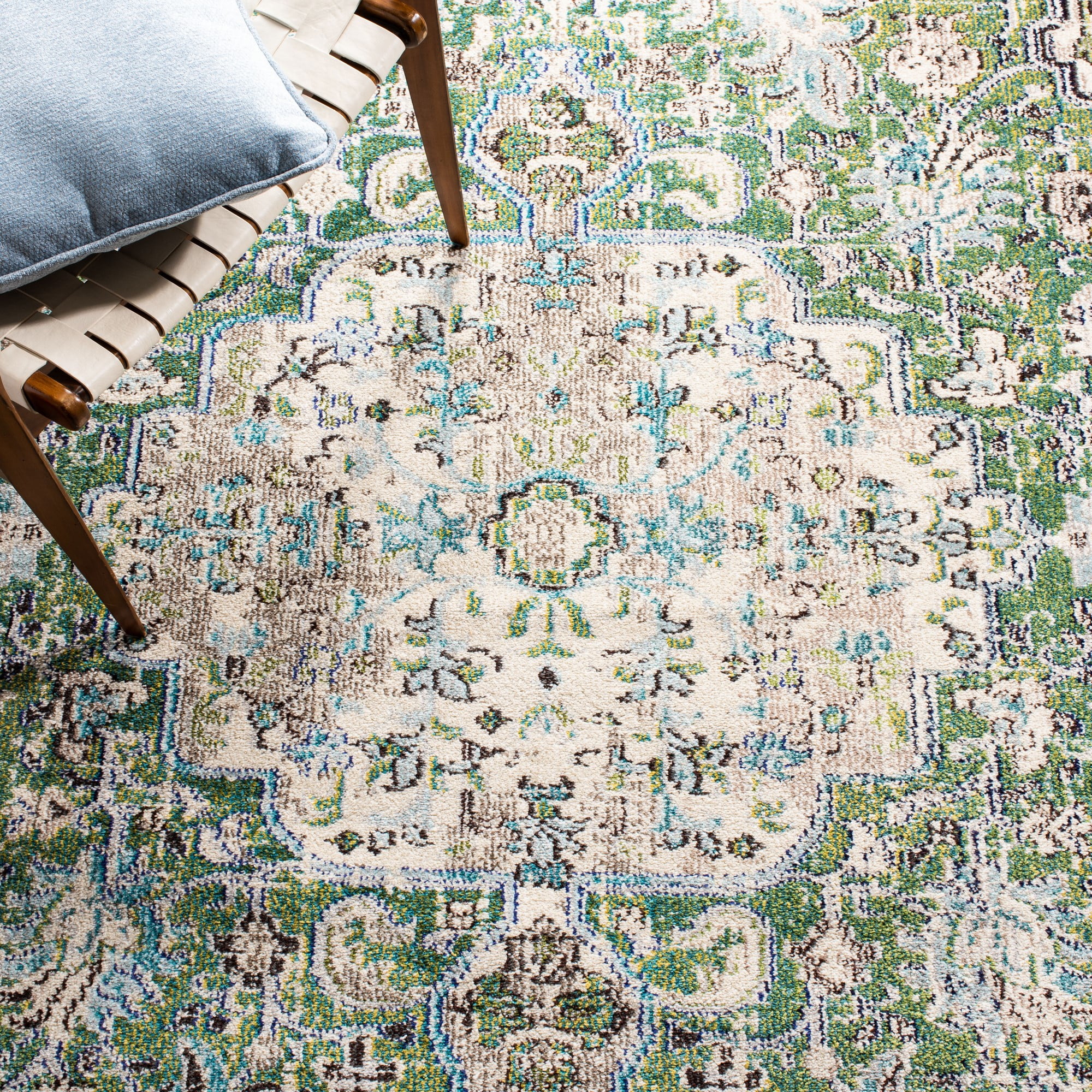 SAFAVIEH Madison Joandra Vintage Floral Area Rug, Green/Turquoise, 3' x 5'