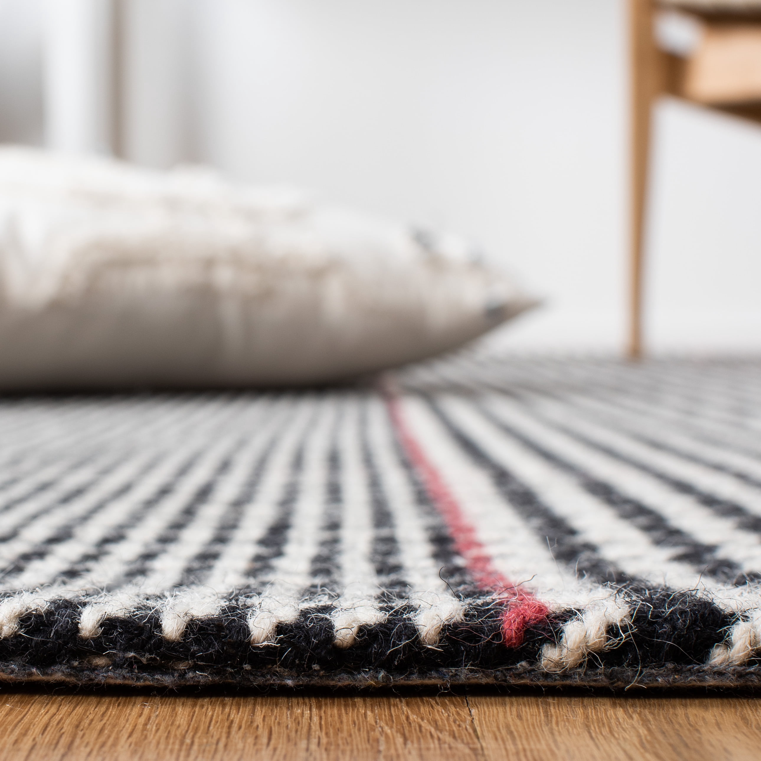 SAFAVIEH Marbella Anthony Geometric Striped Area Rug, Black/Ivory, 6' x 6' Square