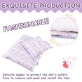 thumbnail image 4 of Set de manta y almohada para muñecas Rakki Dolli con estampado de conejo morado, 4 of 7