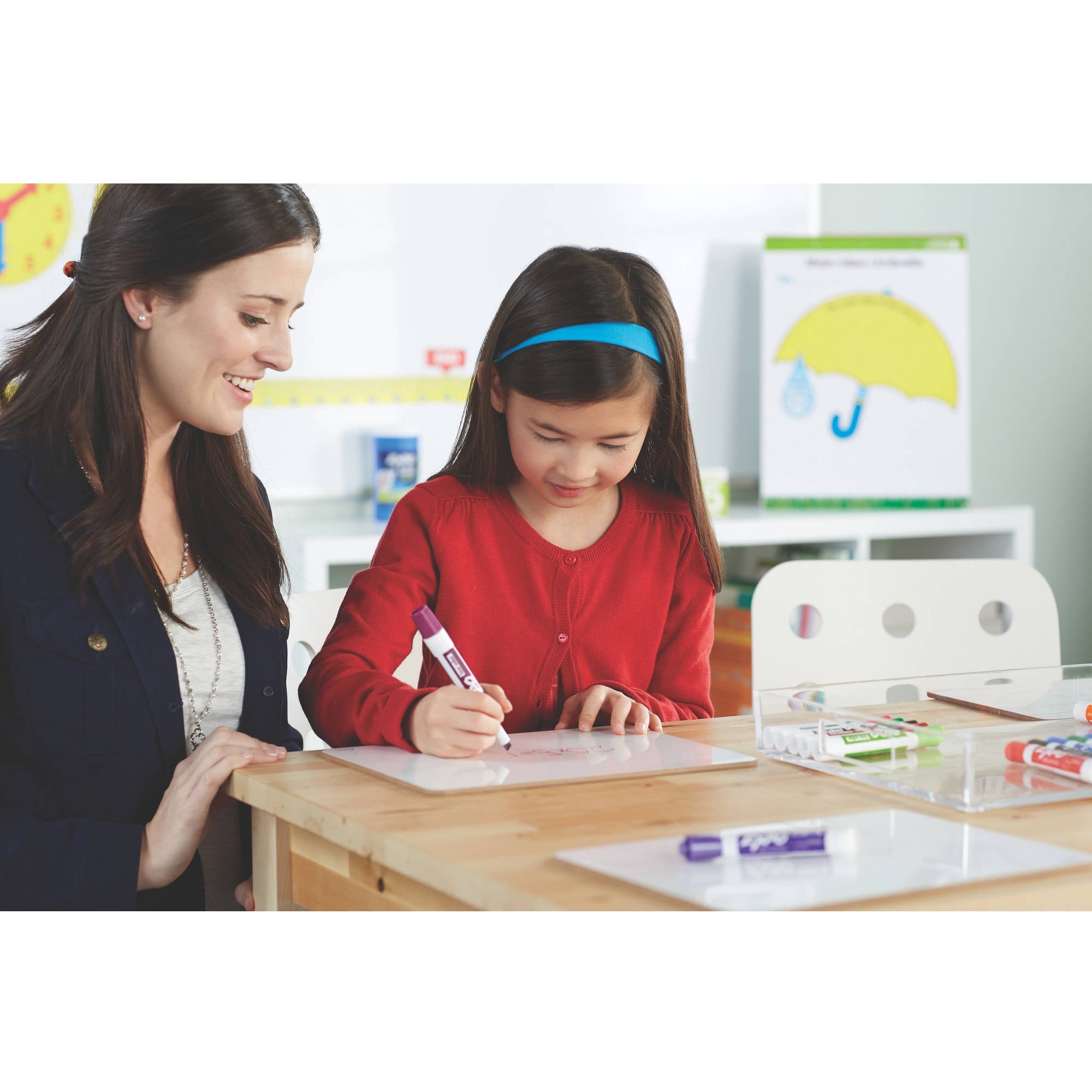 EXPO Low Odor Dry Erase Markers, Chisel & Ultra-Fine Tips, Assorted Colors, 4 + 1 Bonus Pack