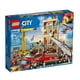 thumbnail image 1 of Set LEGO City Brigada de Bomberos del Distrito Centro 60216, 1 of 3