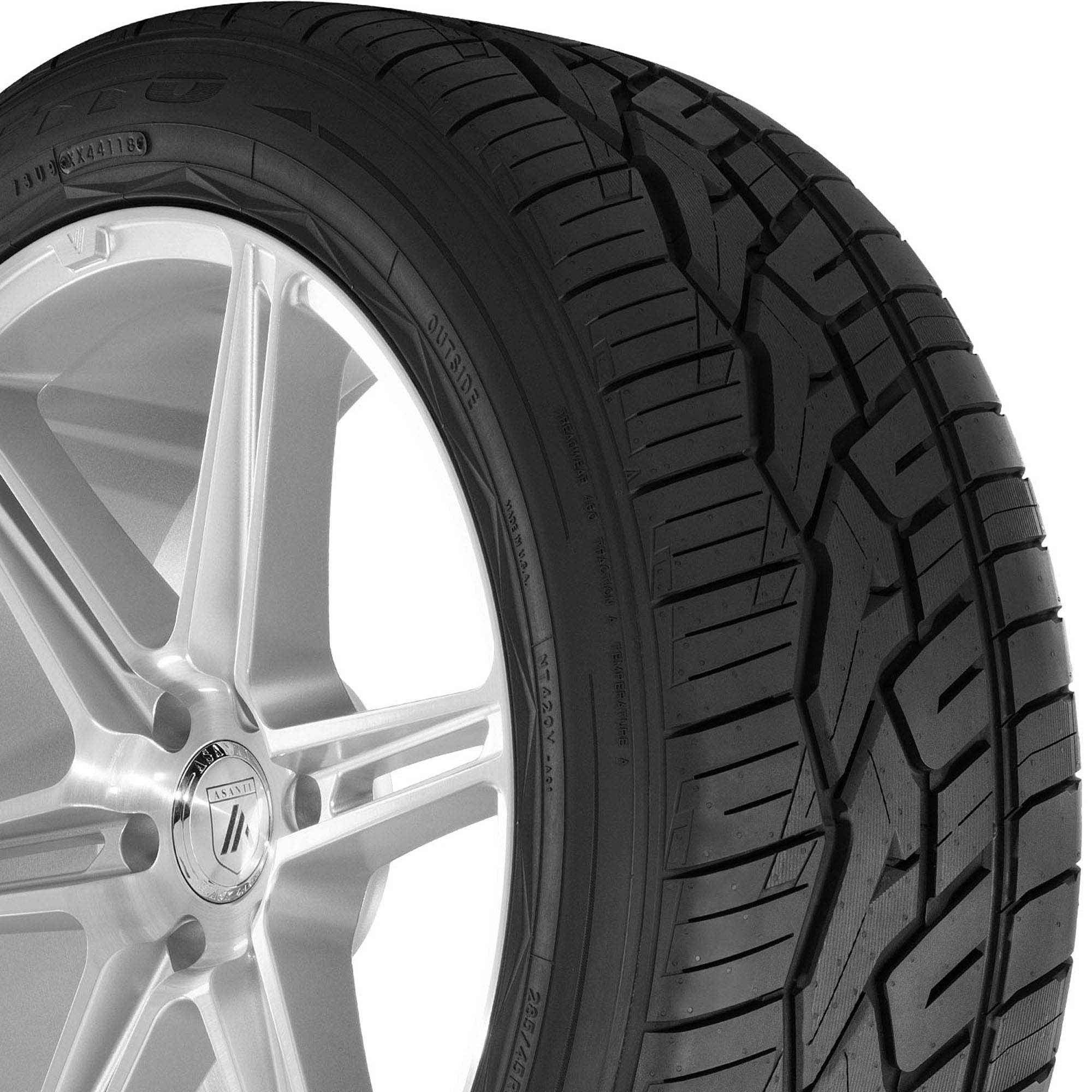 Nitto NT420V 295/45R20XL 114V Light Truck & SUV Tire