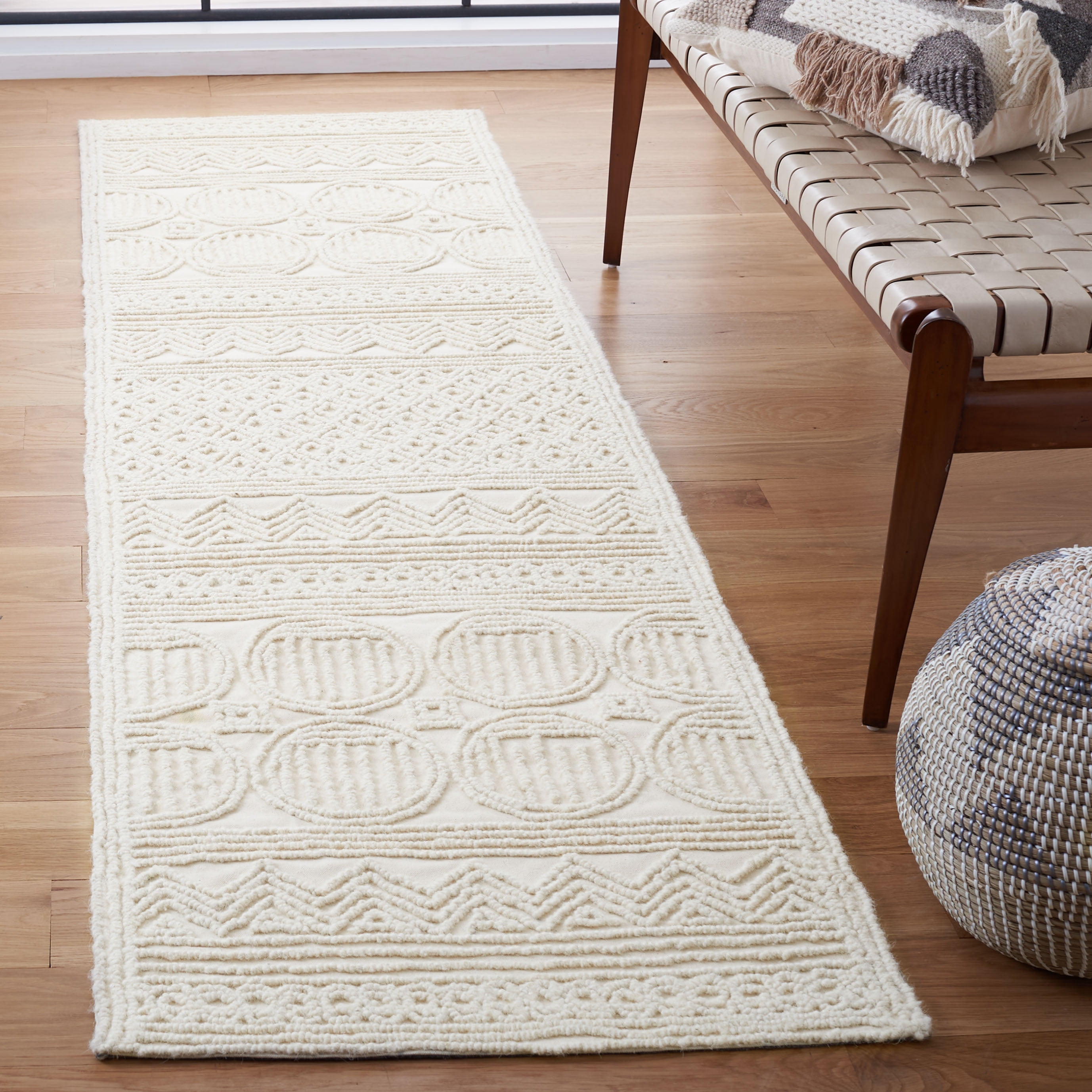 SAFAVIEH Trace Avaline Geometric Runner Rug, Ivory, 2'3" x 8'