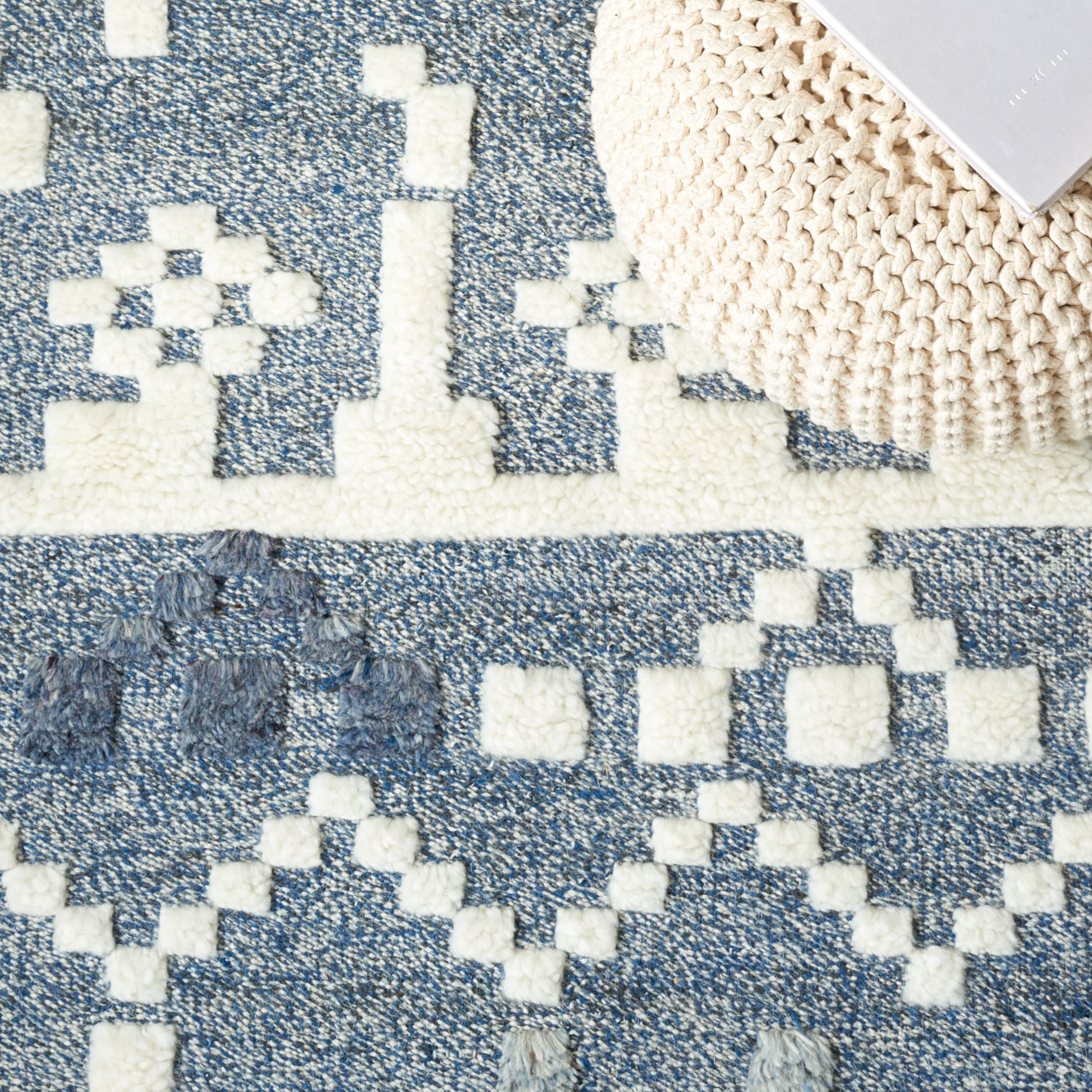 SAFAVIEH Casablanca Eric Geometric Wool Runner Rug, Blue/Ivory, 2'3" x 8'