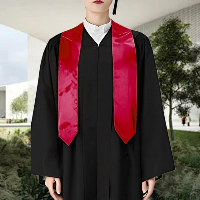 Graduación robó de graduación para los comienzos académicos de la universidad de la escuela secundaria , Rojo