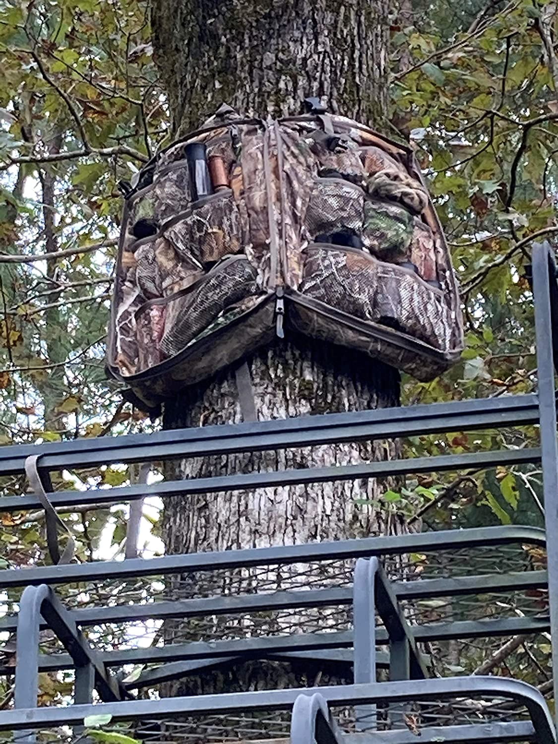 Hanging Hunting Backpack for Treestand Blind or Flooded Timber