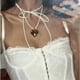 thumbnail image 2 of Collar con colgante de corazón grande para mujer, gargantilla de terciopelo negro gótico, tejido elegante, cadena ajustable con lazo anudado, 2 of 2