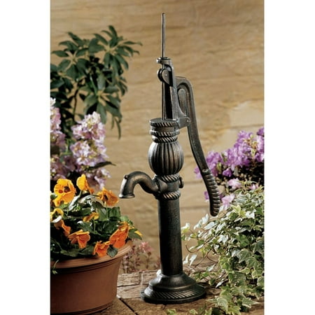 Design Toscano Authentic Iron Cottage Water Pump