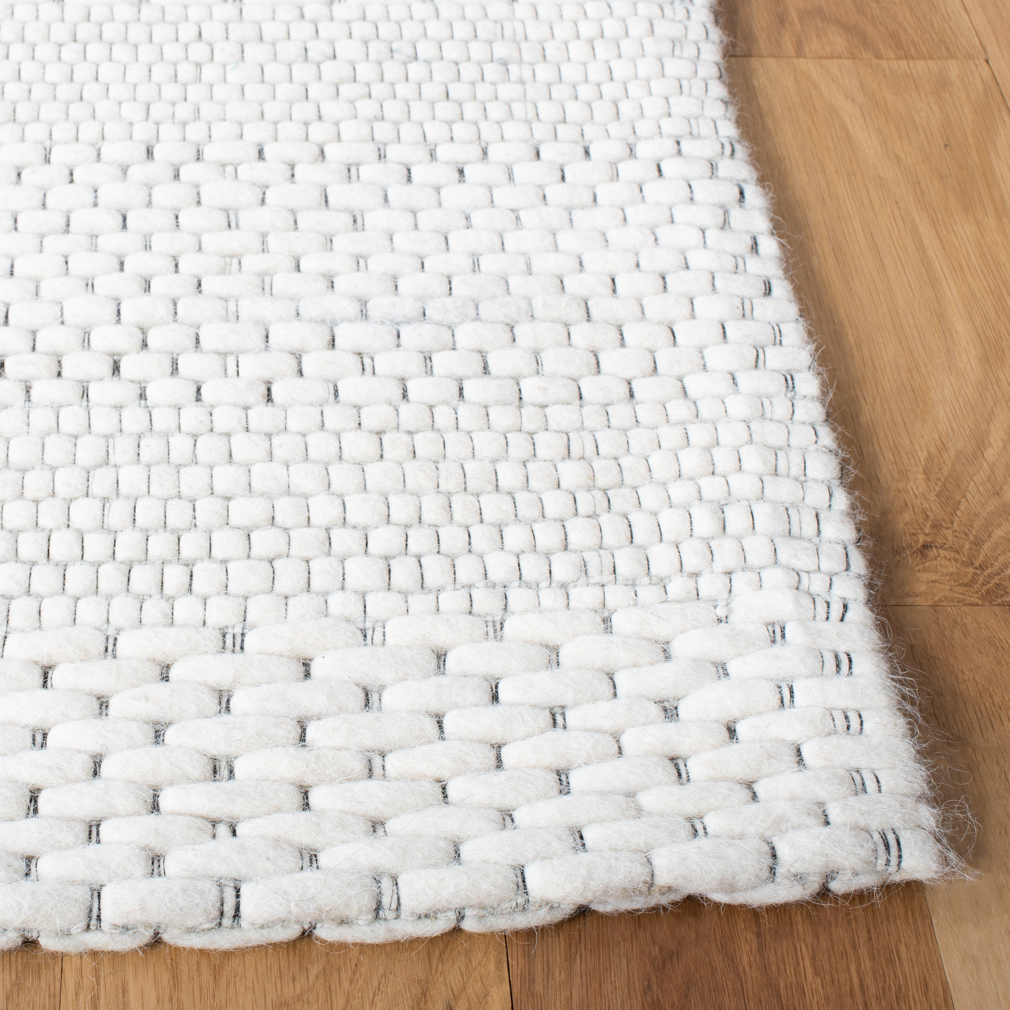 SAFAVIEH Marbella Cassarah Striped Area Rug, Ivory, 5' x 8'