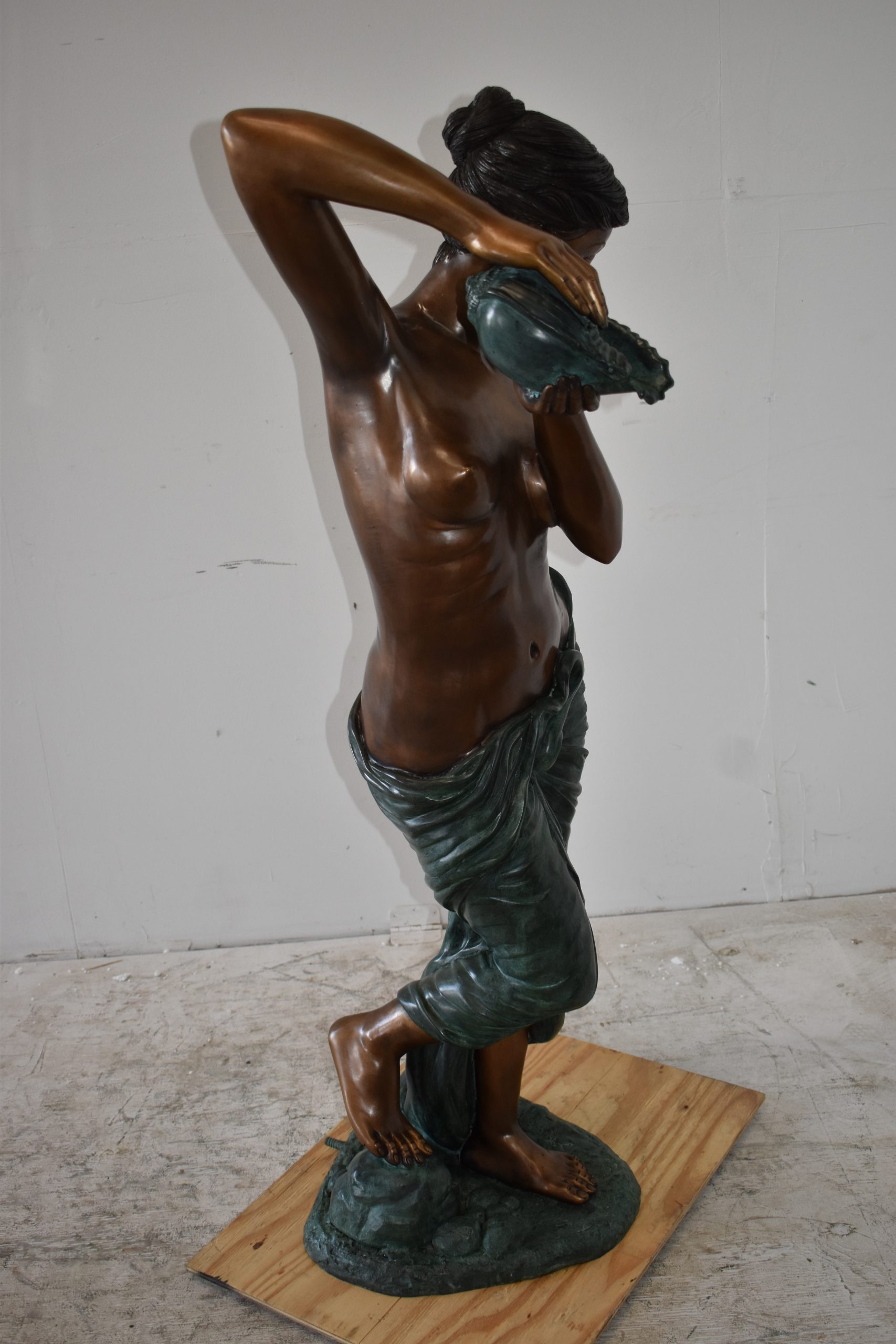 Nifao Girl With a Shell Fountain Bronze Statue – Outdoor Garden Decor Sculpture, 18"L x 19"W x 52"H