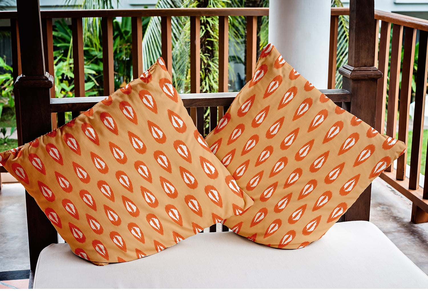 Simply Daisy 16" x 16" Ikat Tears Indoor/Outdoor Polyester Throw Pillow, Dusty Orange