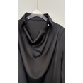 thumbnail image 2 of Blusa CORIRESHA elegante con cuello vuelto satinado para mujer, color negro, 2 of 4