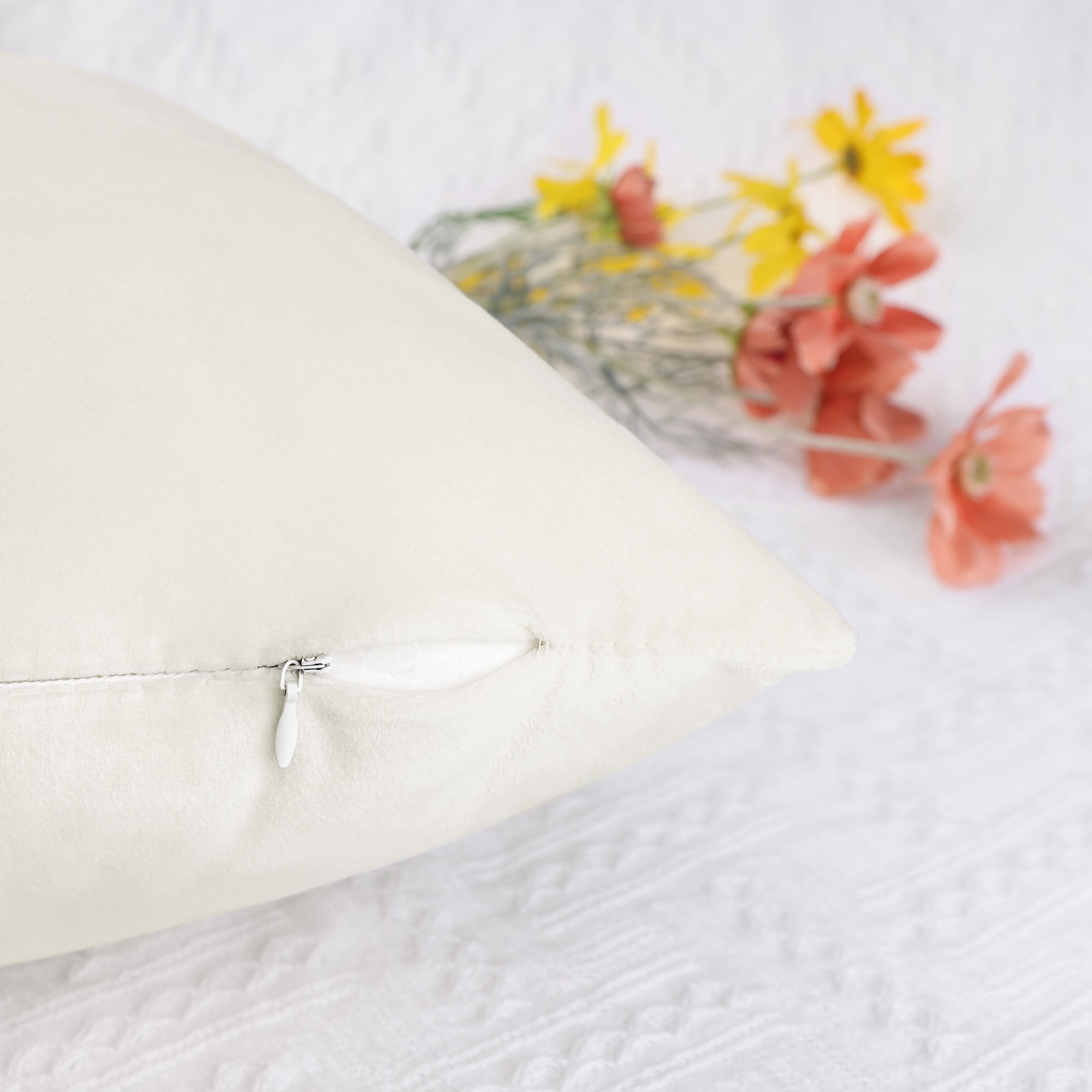 Unique Bargains Set of 4 Solid Velvet Pillowcases Modern Decorative Throw Pillow Covers Beige/Brown 12" x 20"