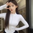 thumbnail image 4 of Chaqueta de verano ajustada para mujer, estilo deportivo al aire libre, con cuello vertical, transpirable, ajustada, de secado rápido, con protector solar y cremallera de manga larga, 4 of 6