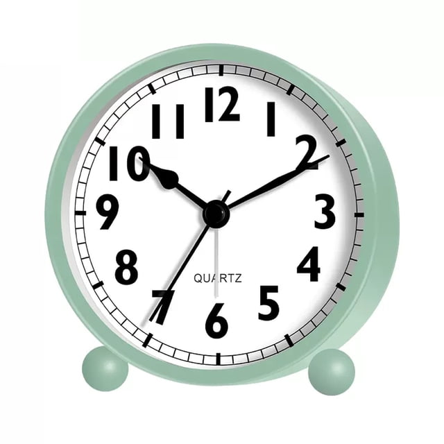 Reloj despertador redondo, silencioso, pequeño, con luz nocturna y funciona con pilas.