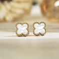 thumbnail image 2 of JeenMata Pendientes de Botón con Flores Blancas Bañados en Oro Amarillo, 2 of 7