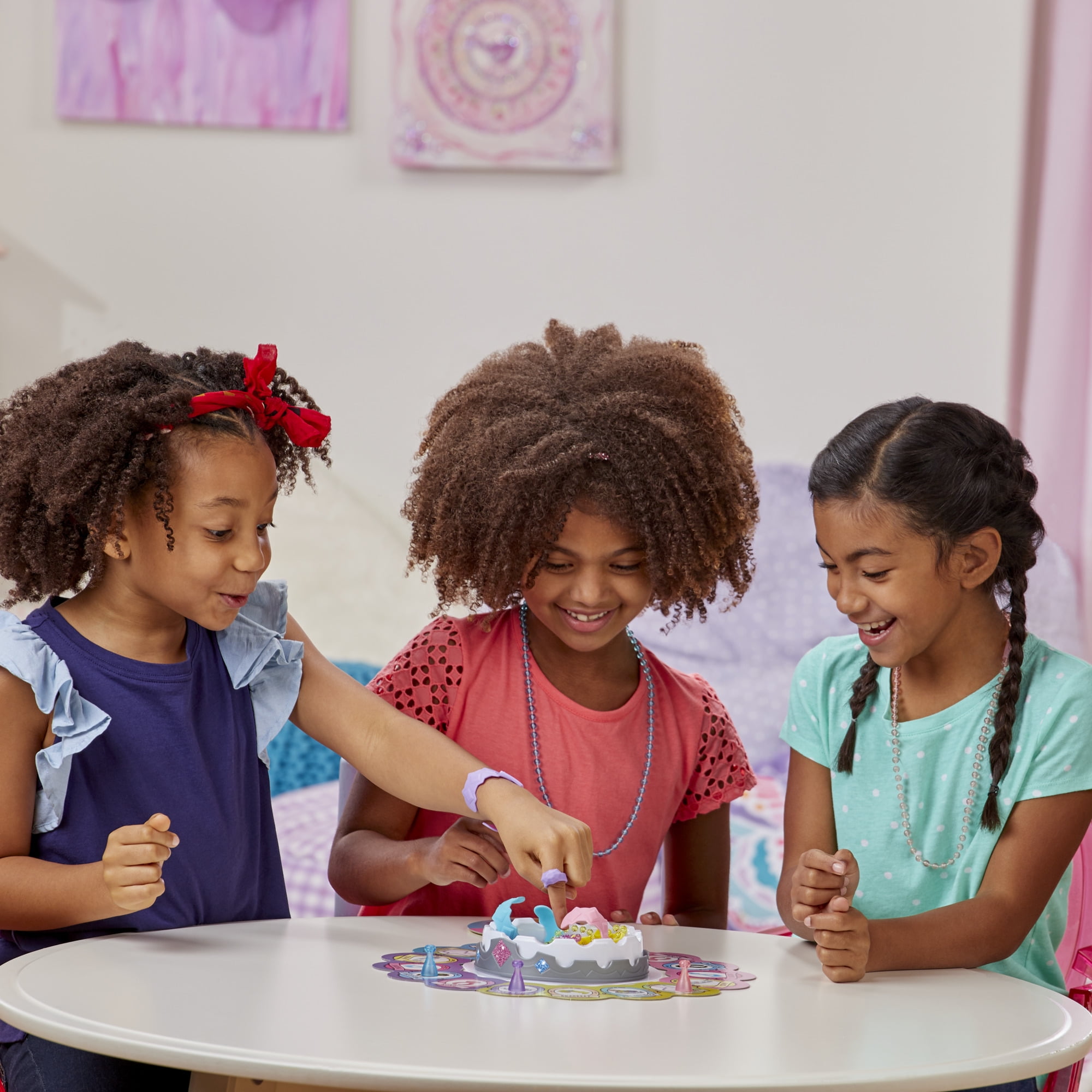 Pretty Pretty Princess Board Game, Kids Jewelry Dress-Up Board Games for 2-4 Players, Ages 5+