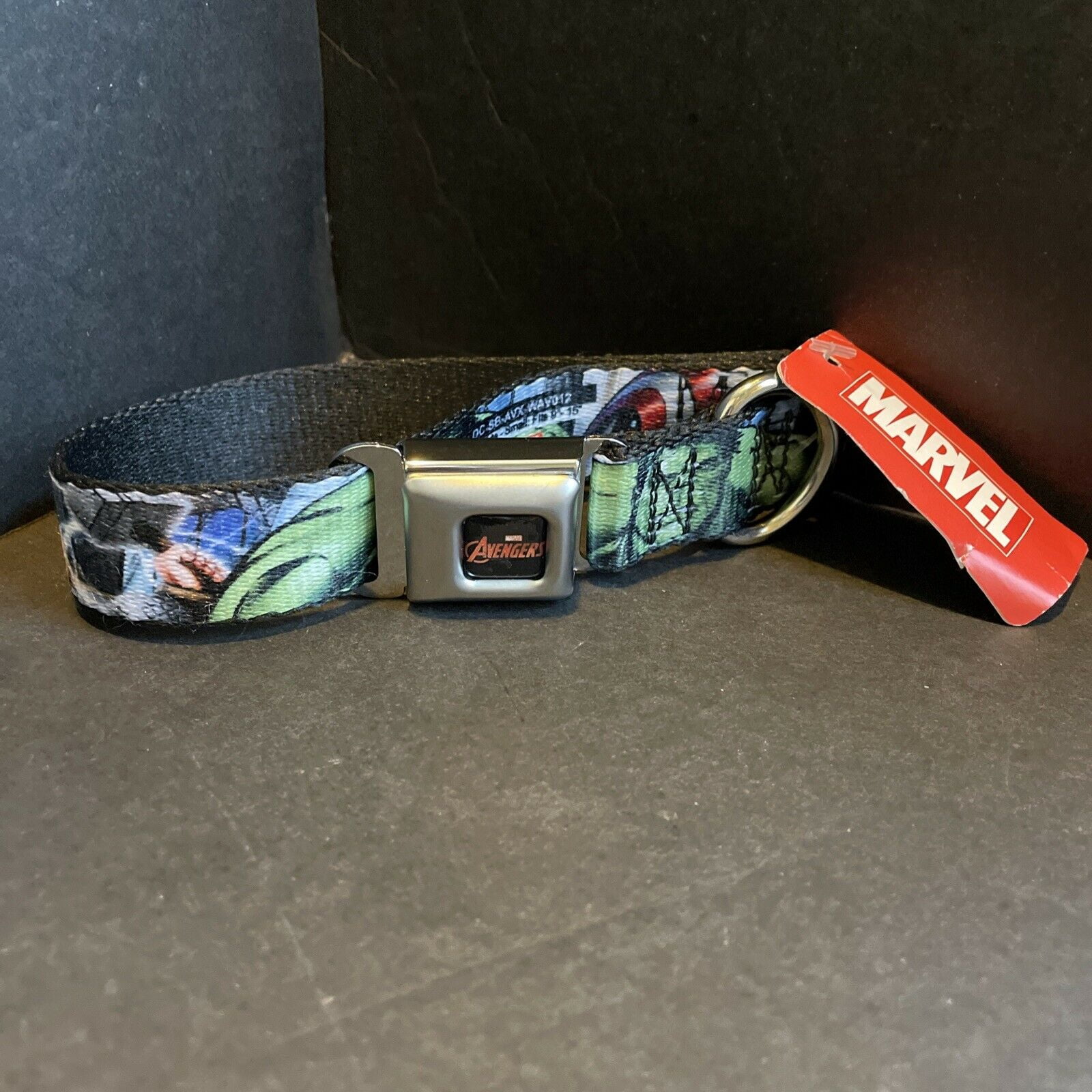 Marvel Comics Pet Collar, Dog Collar Metal Seatbelt Buckle, Marvel Avengers Superhero Poses Close Up, 9.5 to 13 Inches 1.0 Inch Wide
