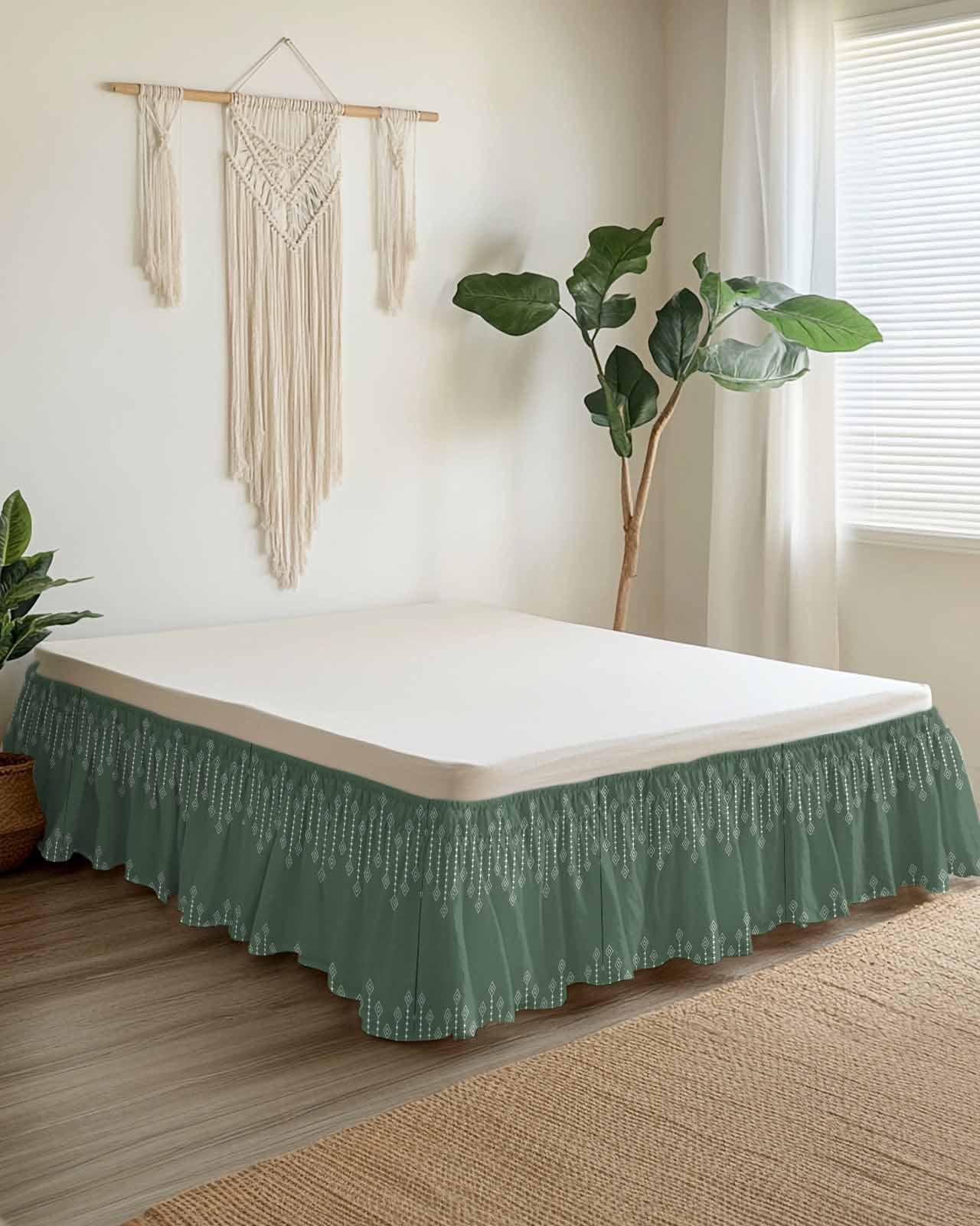 Rhombus Lines Bed Skirt Geometric Boho Green Background Bed Skirts Queen Size 16 Inch Drop, Wrap Around Dust Ruffle&nbsp;Bedskirt with Adjustable Elastic Belt for Queen Size Beds