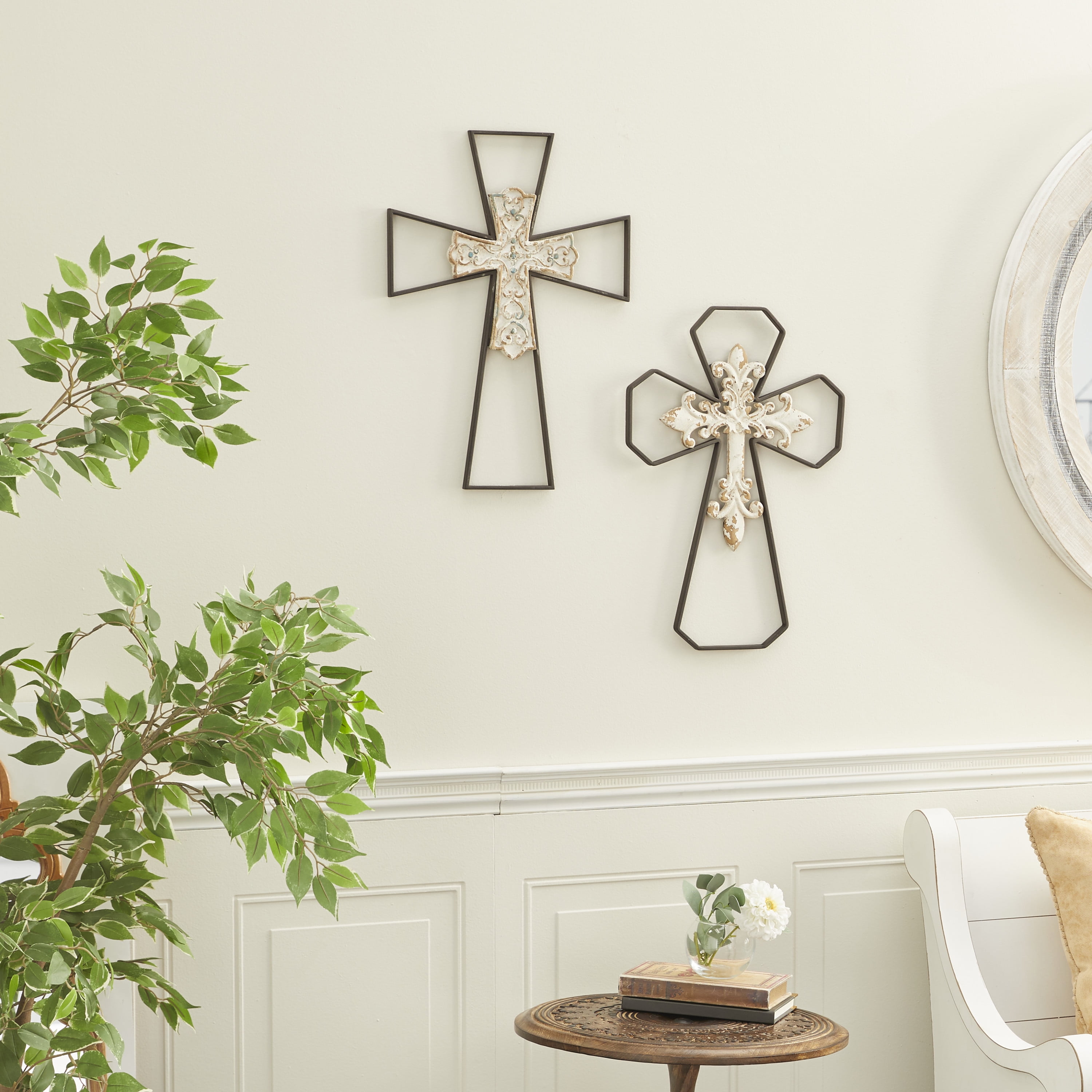 DecMode Black Metal Carved Wood Cross Wall Decor (2 Count)