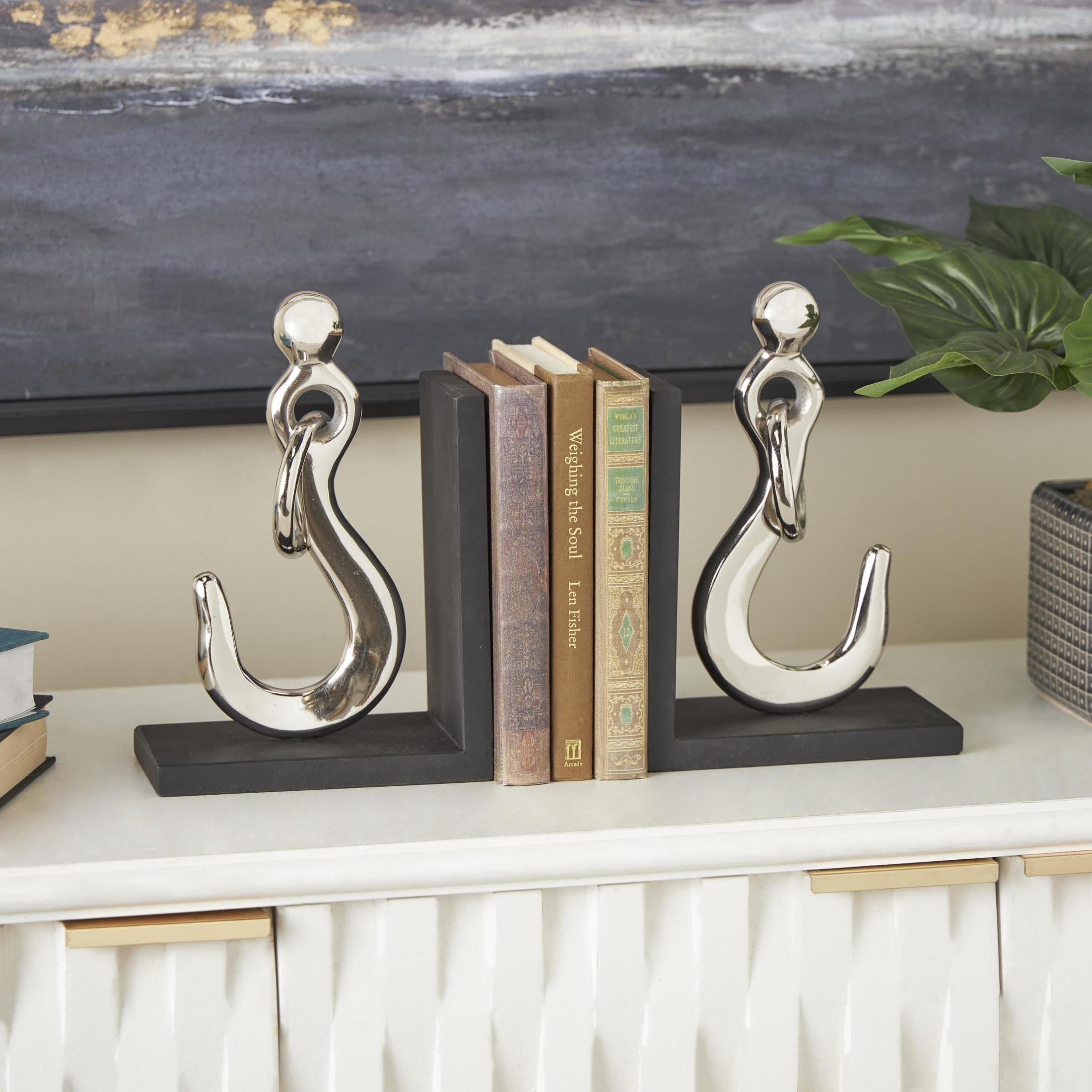 DecMode 7" Hook Silver Aluminum Metal Bookends with Black Bases (Set of 2)