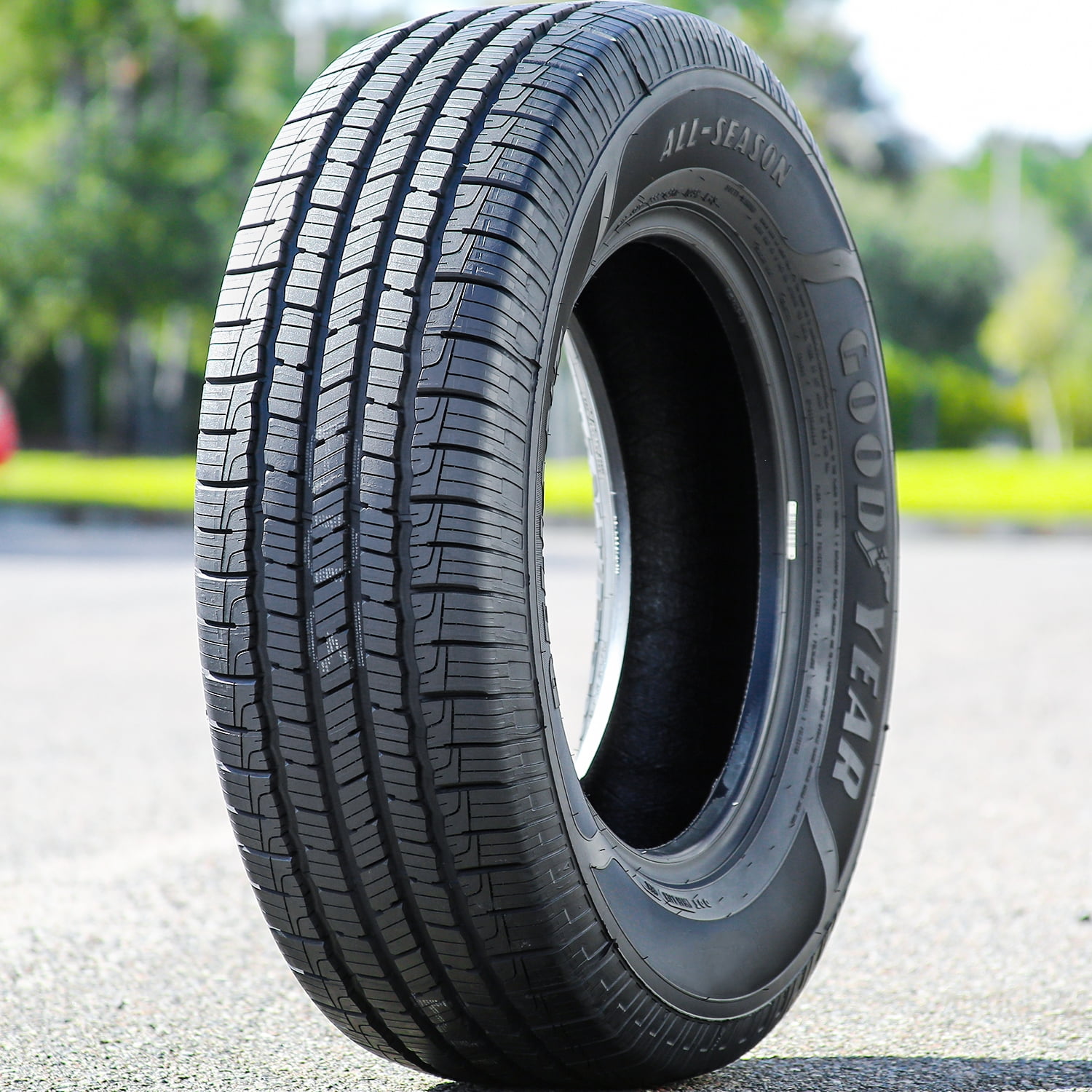 Goodyear Reliant All-Season 215/55R17 94V Performance a/s Tire