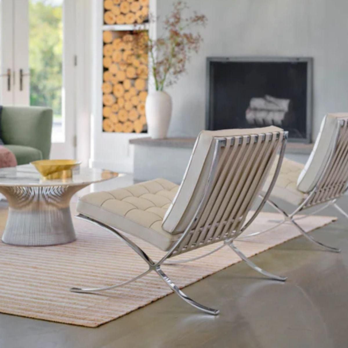White Lounge Chair – Mid-Century Barcelona Style with Stainless Steel Legs and Premium Leather Upholstery, Combining Timeless Elegance and Modern Comfort