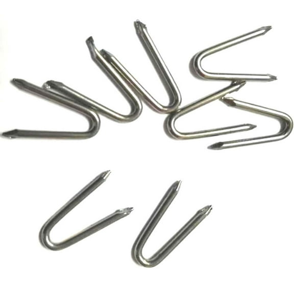 70 Pcs Galvanized Steel Wire Fencing Staples 30 X 2.8 Mm, U-Shaped, Sturdy, for Fences and Grid Structures