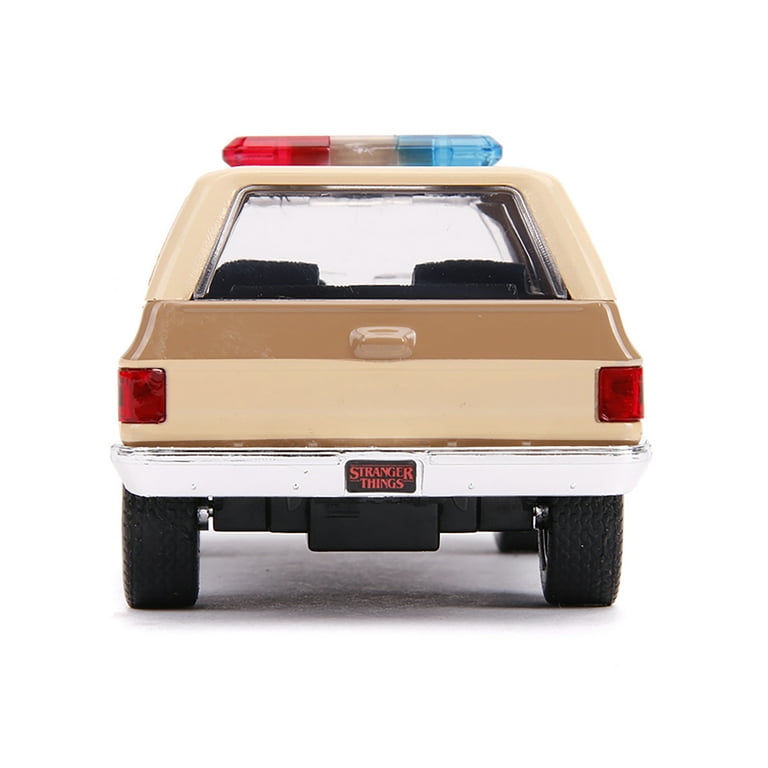 STRANGER THINGS HOPPER'S CHEVY BLAZER 新品 Stranger Things Hopper's 1985 Chevy Blazer 1/25 Revell