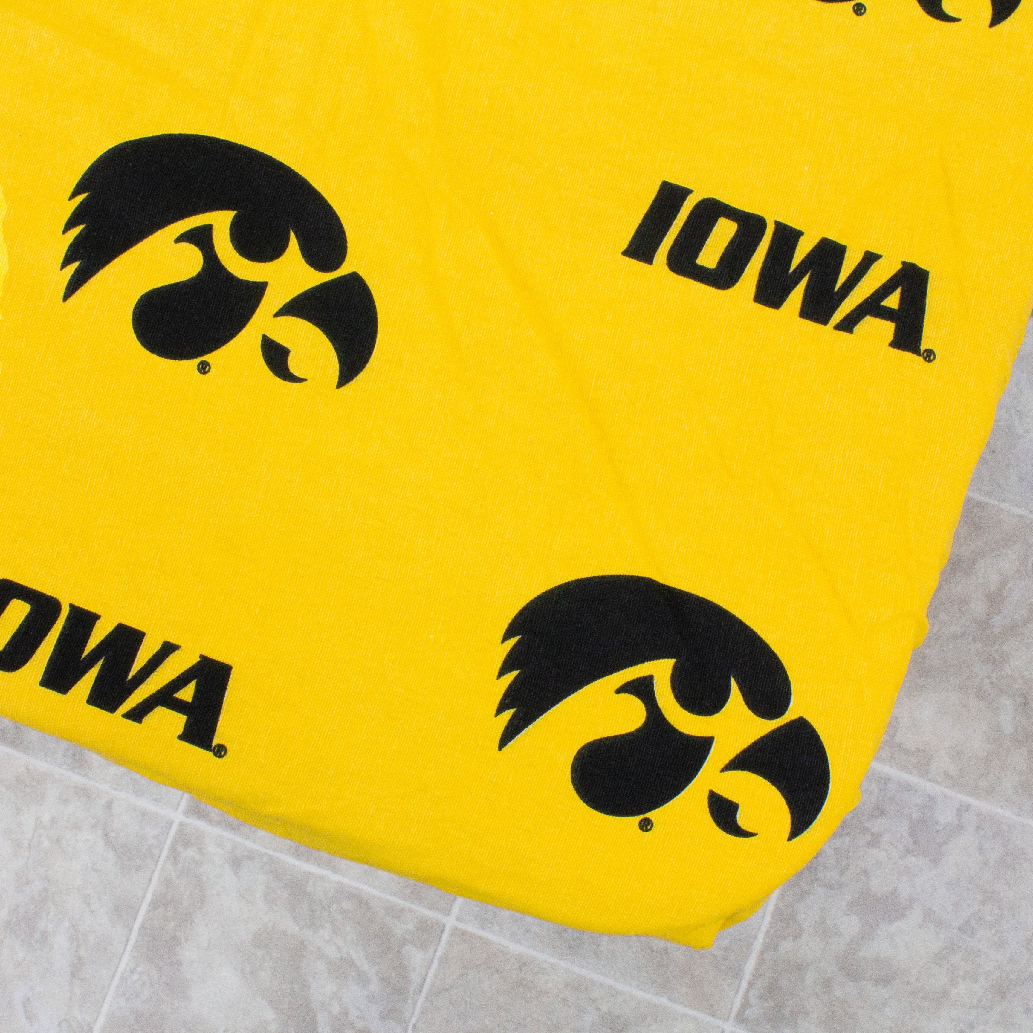 Iowa Hawkeyes Tailgate Fitted Tablecloth, 33" x 33", Card Table 96" x 30", 8 ft table