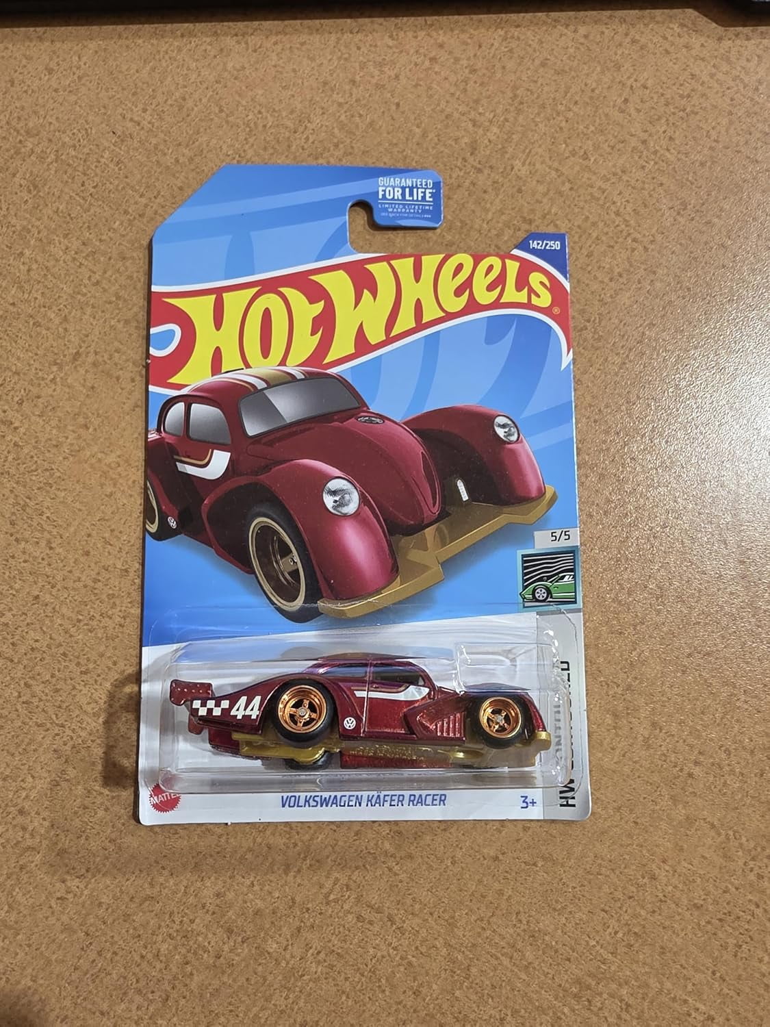 Hot Wheels Volkswagen Käfer Racer Super Treasure Hunt, Red Die-Cast Car, HW Contoured Series, 5/5