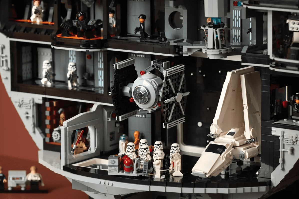 LEGO 40771 Star Wars TIE Fighter with Imperial Hangar Rack
