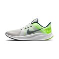 thumbnail image 3 of Zapatillas de running de corte bajo para entrenamiento Nike Quest 4 para hombre, 3 of 5