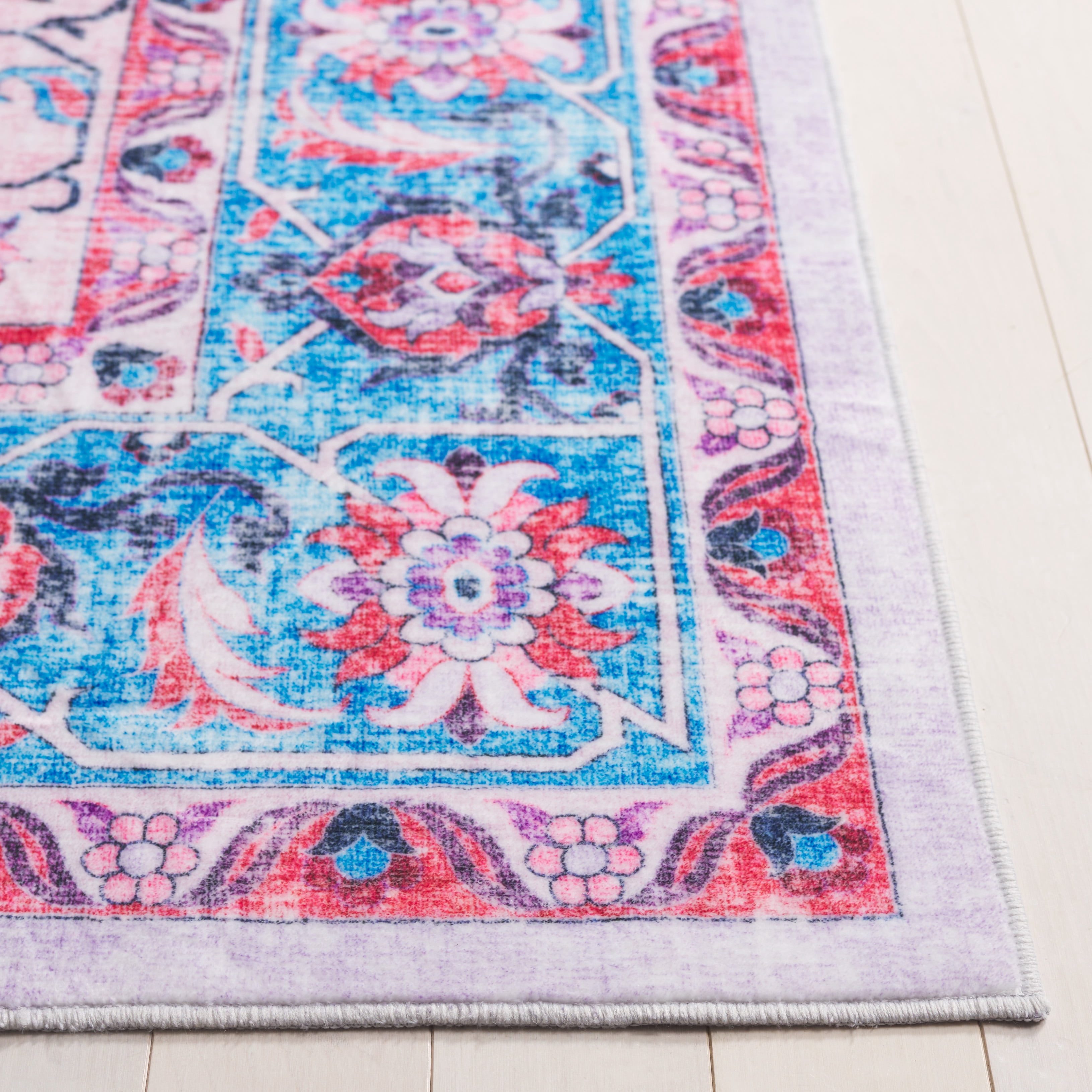 Safavieh Arizona Calista Oriental Machine Washable Runner Rug, Ivory/Light Blue, 2'6" x 8'