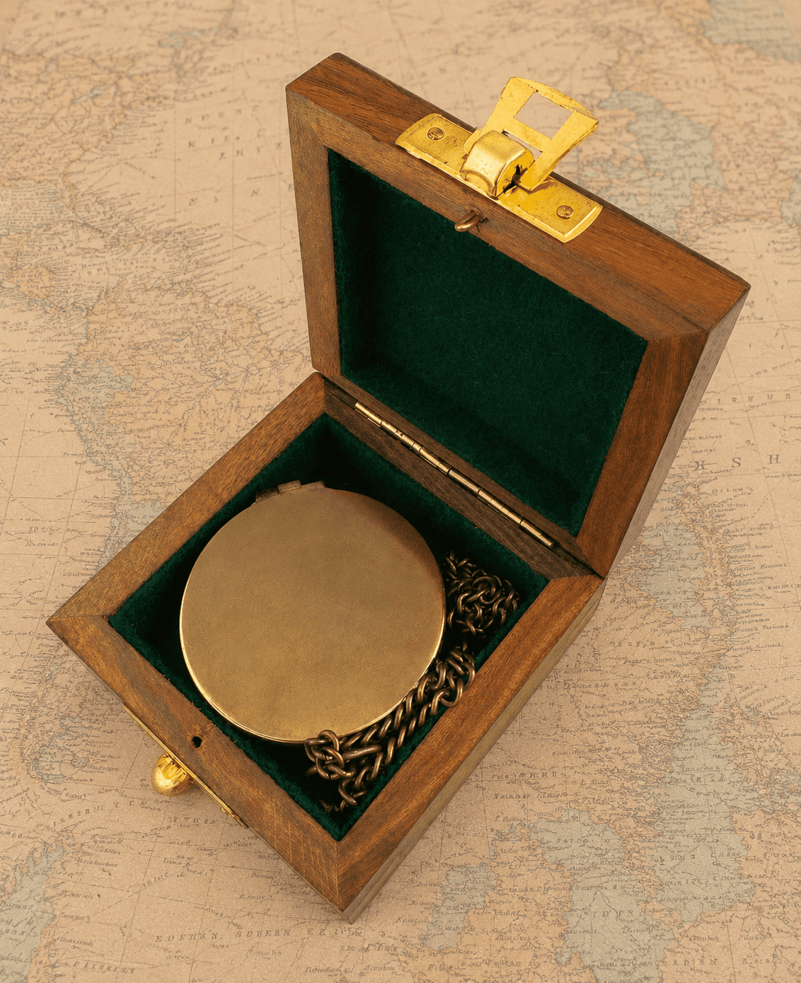 Engraved Brass Compass with Wooden Display Box – John 3:16 Bible Verse Religious Gift – Antique Style Nautical Pocket Compass for Baptism, Confirmation, or Missionary Gift