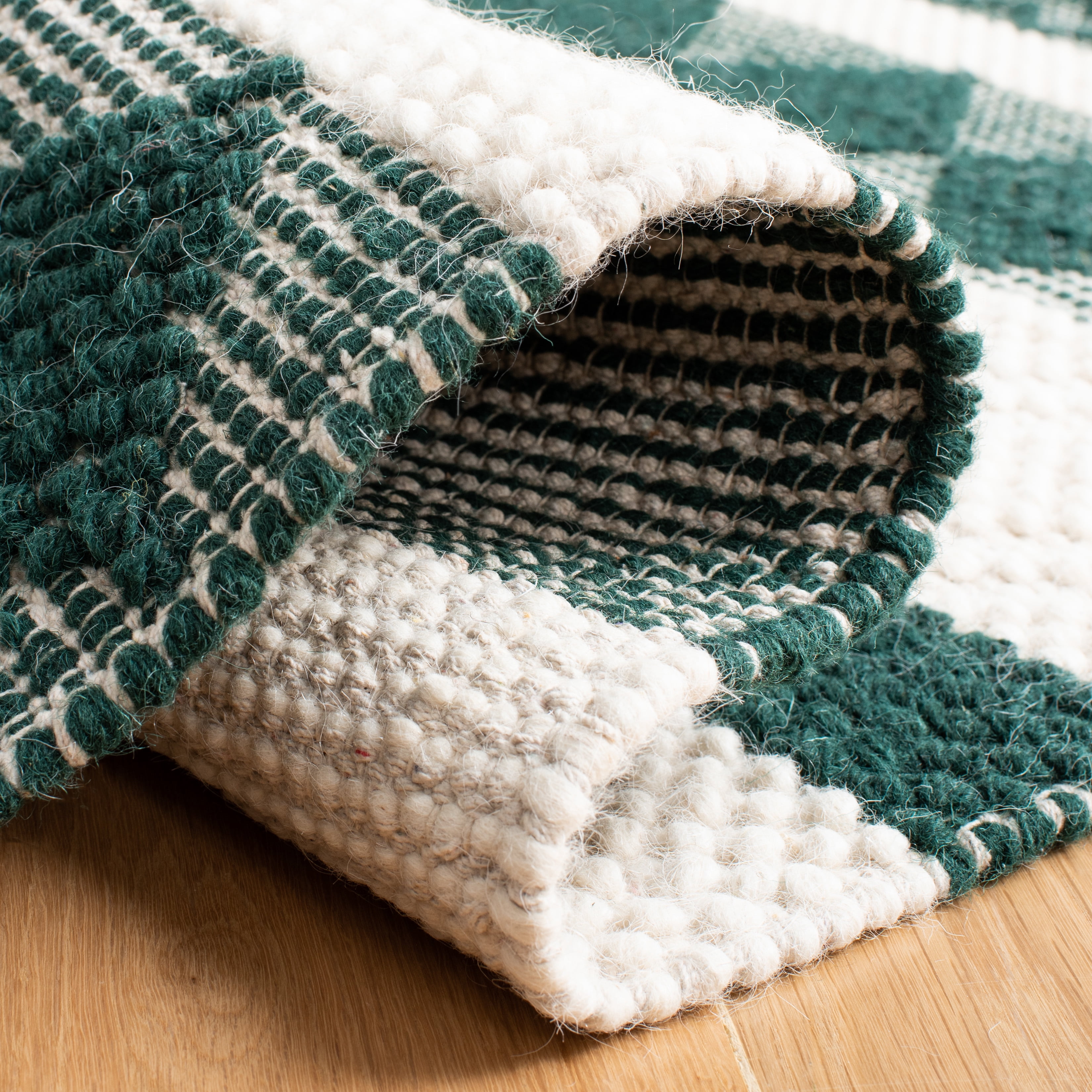 SAFAVIEH Natura Elvin Geometric Wool Area Rug, Ivory/Green, 6' x 6' Round