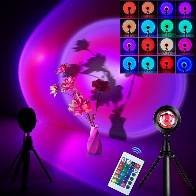 wqlpp-Sunset Lampe Projection, 16 Couleurs RGB Lumière LED Coucher de Soleil, Rotation à 360 Degrés Lampe Arc-en-Ciel avec Télécommande, Veilleuse d'Ambiance Lampe de Sol Ovni pour Photographie Fête Maison Chambre