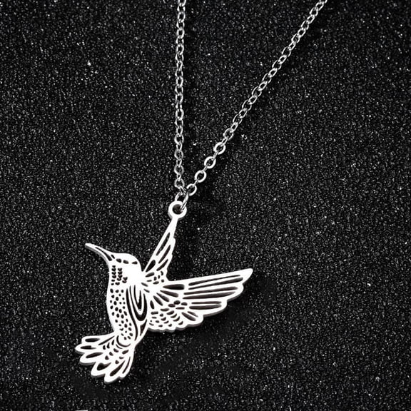 Layered Necklace – Trendy Gifts for Women Stainless Steel Hummingbird Pendant Clavicle Chain Women's Short Bird Swallow Simple Animal Necklace