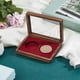 thumbnail image 4 of Estuche de exhibición para monedas de desafío, de madera con dos ranuras, rectangular, rojo, con ventana acrílica., 4 of 9
