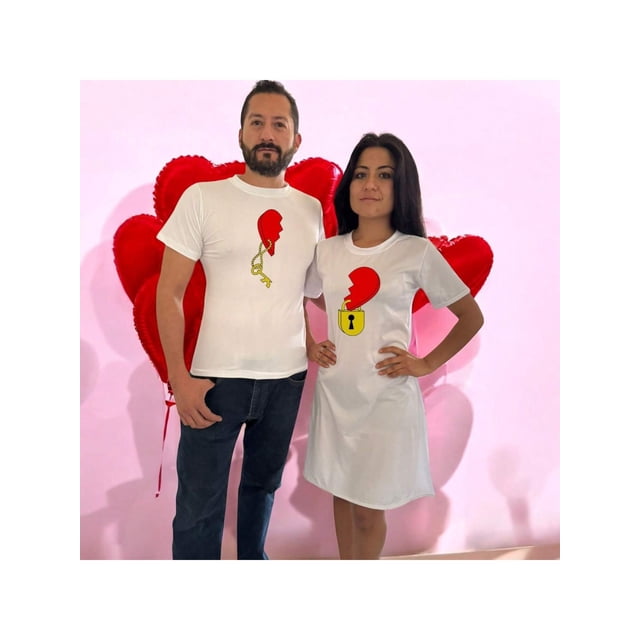 Duo Parejas De Corazon Llave y Candado Playera y Vestido 14 De Febrero San Valentin Color Blanco Talla Chica Marca Emil SaEs