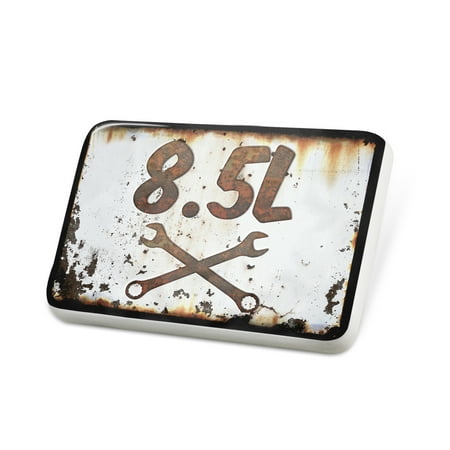 Porcelein Pin Rusty old look car 8.5L Lapel Badge – NEONBLOND