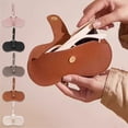 thumbnail image 1 of MTBLYS Estuche portátil para gafas de sol, estuche rígido protector con clip para hombres y mujeres, ideal para viajes y almacenamiento en el coche. - Piel sintética., 1 of 7