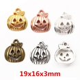 thumbnail image 3 of 50 Pcs Pendentifs Breloques Citrouille d'Halloween Porte-Clés Accessoires Style Rétro Pendants Or, 3 of 9
