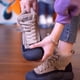 thumbnail image 3 of Botas de nieve para mujer, de invierno, con forro polar, gruesas, cálidas, con relleno de algodón, botas cortas de caña alta y suela gruesa con punta cerrada y botas de nieve peludas, 3 of 6