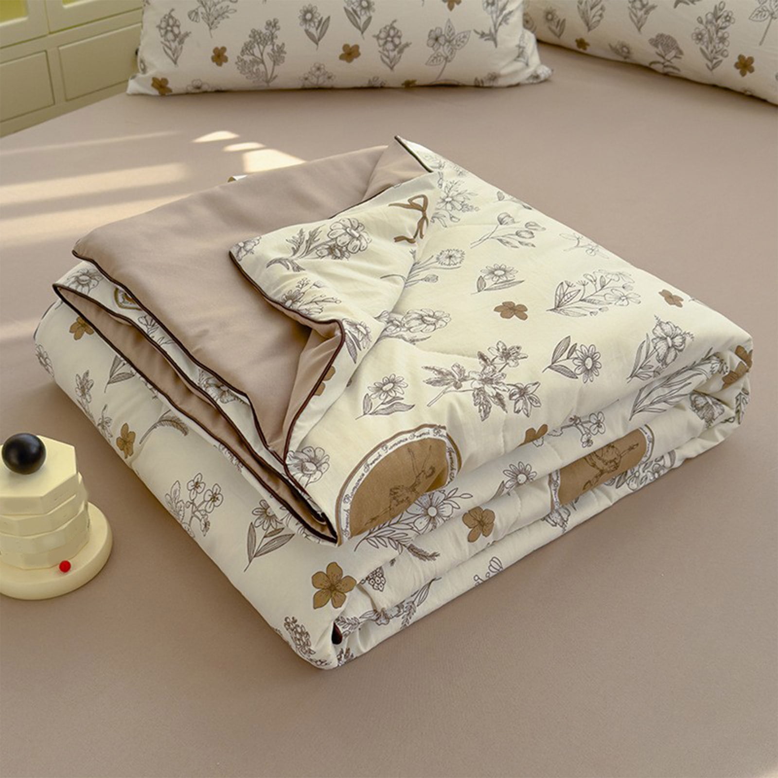 Tunhigl Quilts Queen Size 59.1×78.8Inches Skin Friendly Plain Printed Quilts Washed Cotton Summer Quilt Soft Quilt