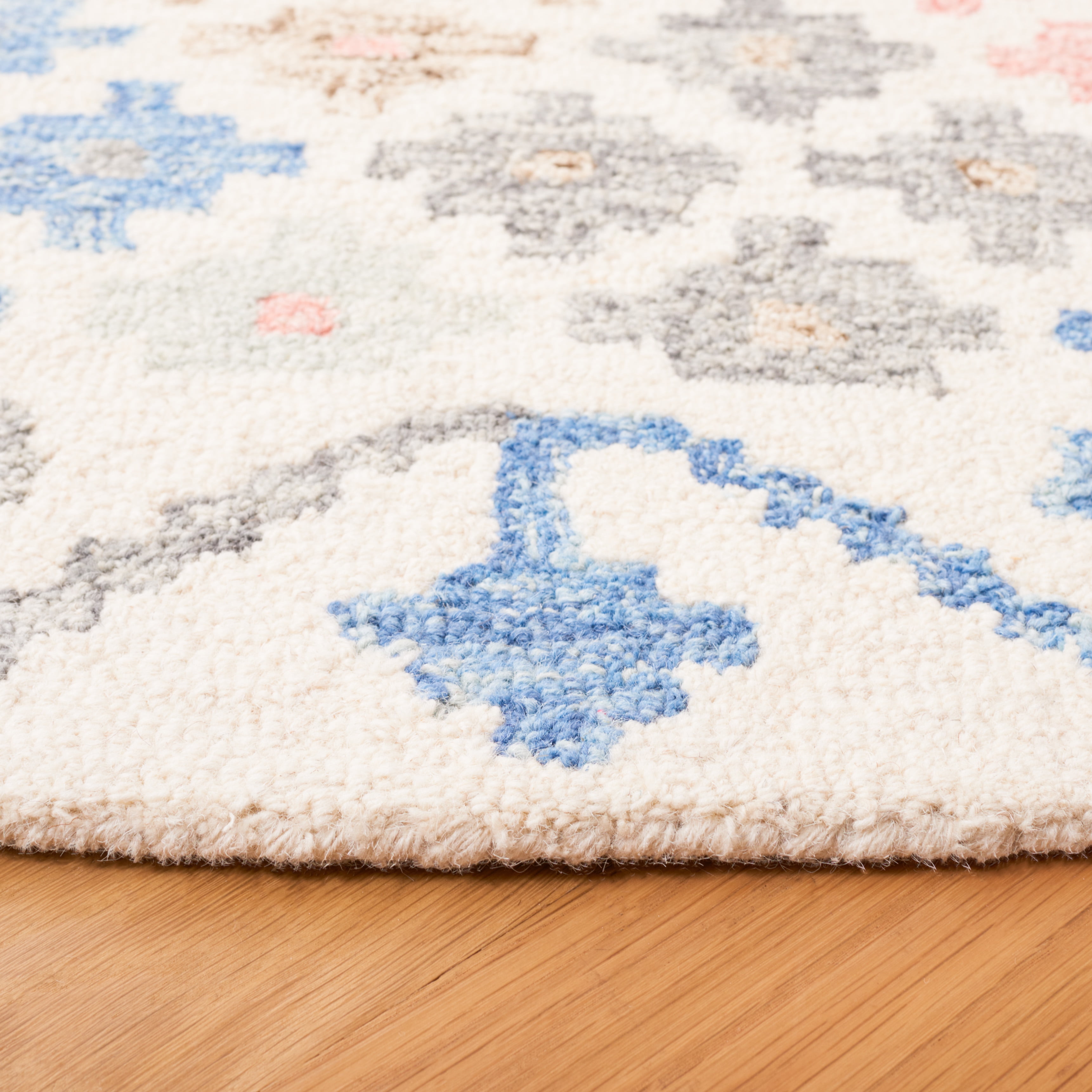 Kiara　敷物　ハーフサイズ　 カラフル　涼　フカフカ　コットン100% SAFAVIEH Metro Denica Floral Area Rug, Ivory/Blue, 4' x 6