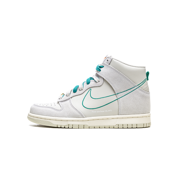 NIKE GRADE SCHOOL Dunk High SE GS "First Use - Green Noise" DD0733 001 DD0733 001 from Stadium Goods
